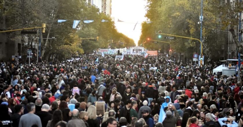Marcha federal: una multitud se movilizó en Mar del Plata en defensa de la educación pública