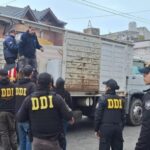 Demencia senil del dueño y aprovechamiento de la cuidadora: la historia tras el mega desalojo al lado de una escuela