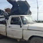 Llevaba la F100 cargada a tope con el chasis de un auto robado