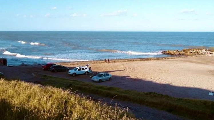 Conmoción: una mujer murió en una playa de Mar del Plata y su cuerpo quedó tendido sobre la orilla