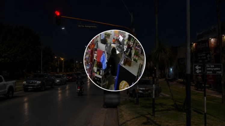 Dramático video: le rompieron el vidrio de un cabezazo y entraron a robar un kiosco