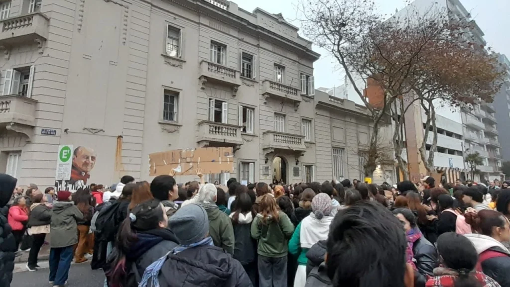 Grave denuncia de estudiantes del Polivalente de Arte: separaron a directivos del IPA