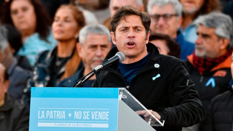 Axel Kicillof, la gestión que anticipó el ajuste de Milei y defendió a la Provincia