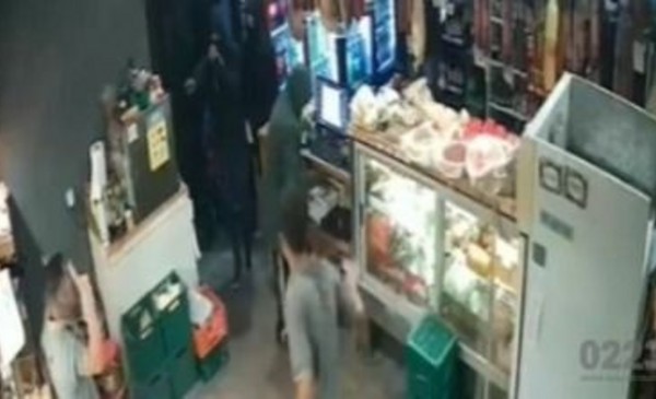 “Estamos cansados de trabajar con miedo”: violento asalto armado en una famosa fiambrería de Mar del Plata