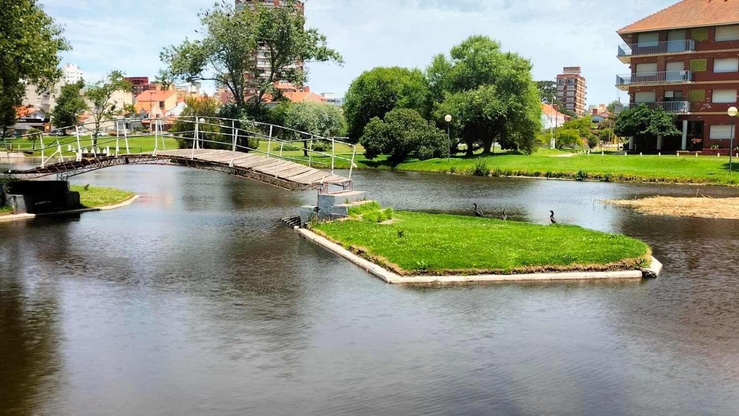 A menos de una hora de Mar del Plata: el arroyo con dique y playa que es un oasis oculto