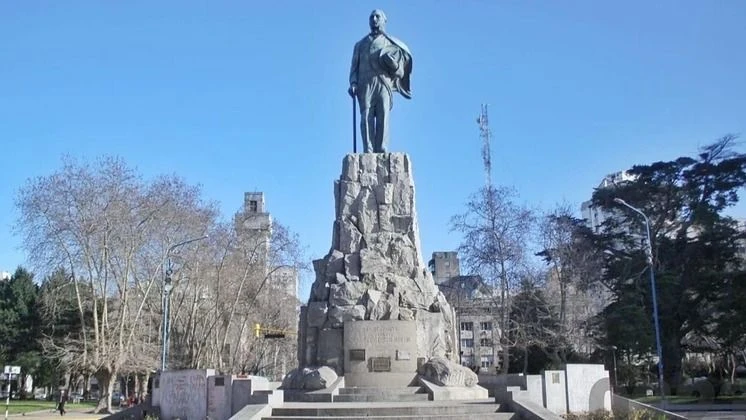 El día que la ciudad de Mar del Plata discutió a San Martín
